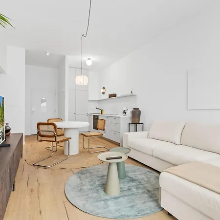 Lam Serenity Free Parking - Balcony Bratislava