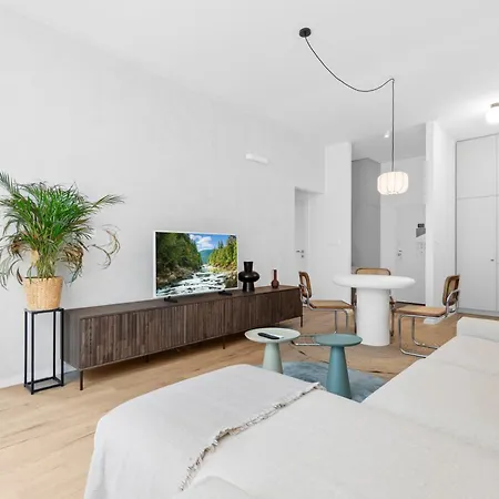 Lam Serenity Free Parking - Balcony * Bratislava